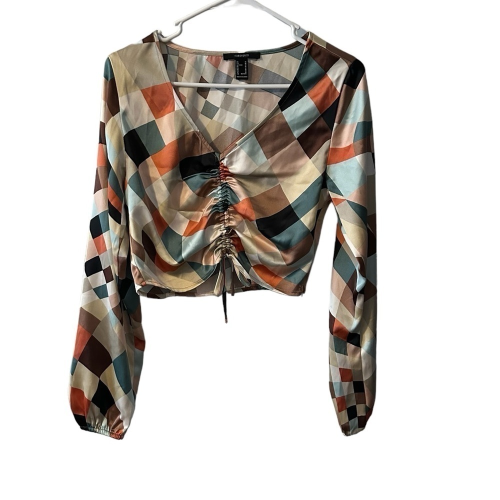 Forever 21 long sleeve crop top ruched front geo print multicolor silk-feel Med
